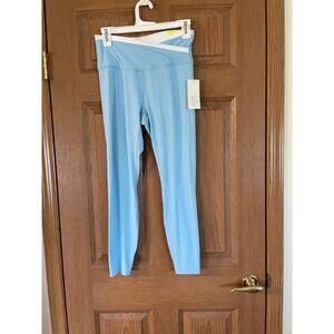 NWT all in Motion Size XLarge Baby Blue 7/8 Leggings